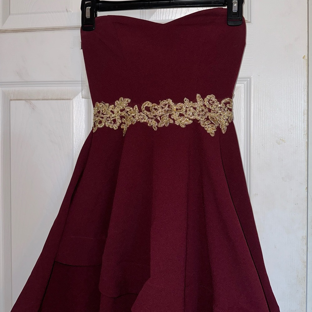 Maroon Strapless Mini Dress | Perfect for any occasion.
